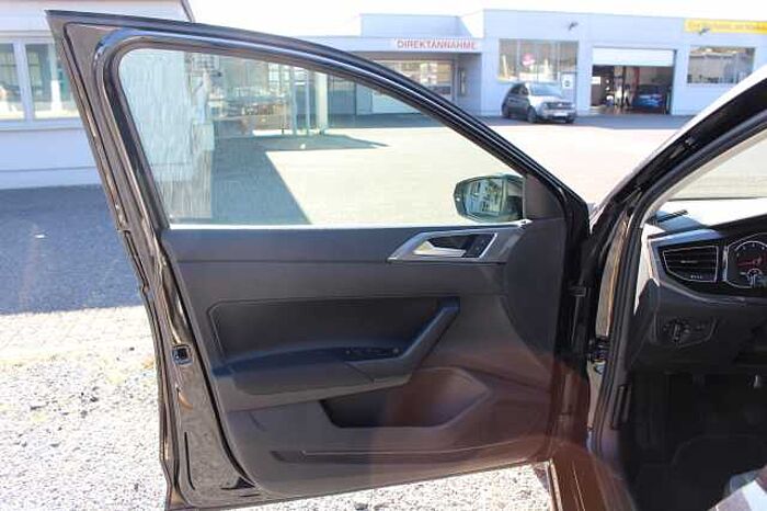Volkswagen Polo VI 1.0 TSI Highline Navi