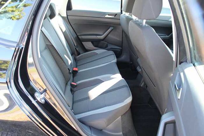 Volkswagen Polo VI 1.0 TSI Highline Navi