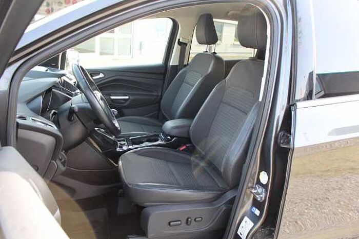 Ford Kuga 1.5 EcoBoost 2x4 Titanium