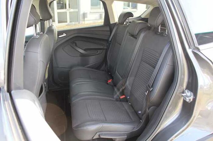 Ford Kuga 1.5 EcoBoost 2x4 Titanium