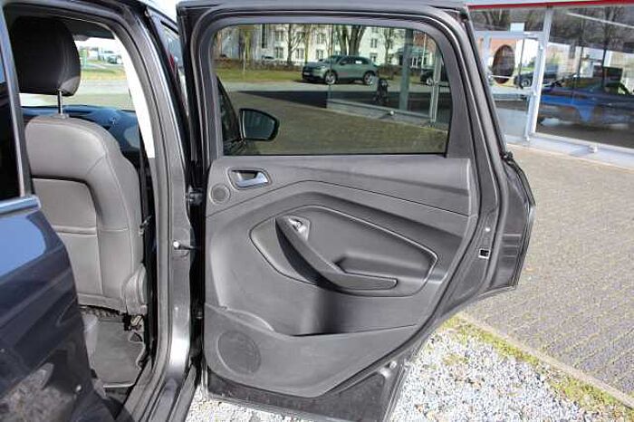 Ford Kuga 1.5 EcoBoost 2x4 Titanium