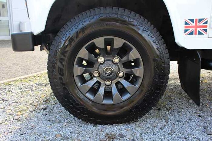 Land Rover Defender 90 DPF Station Wagon LXV AHK
