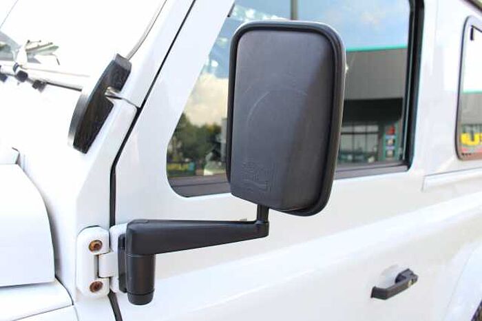Land Rover Defender 90 DPF Station Wagon LXV AHK