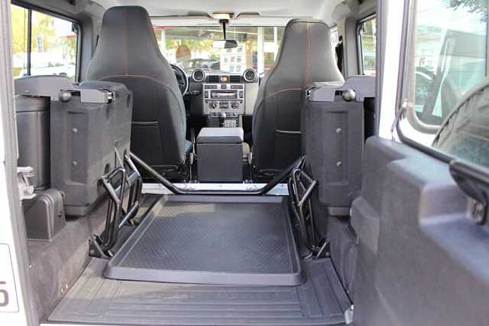 Land Rover Defender 90 DPF Station Wagon LXV AHK